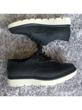Minimalist Casual Timberland Women’s Black Oxford Sneakers